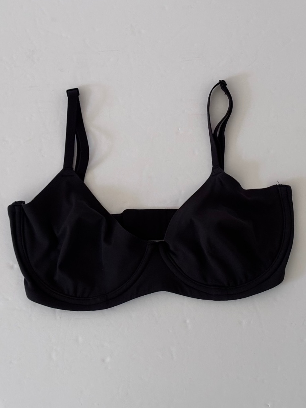 SKIMS Black Women's 32DD Underwire Bra Adjustable Strap - Like New